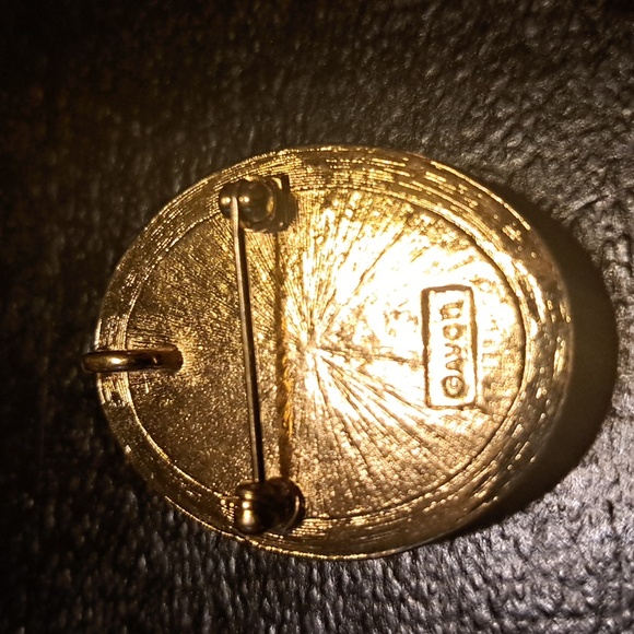 Vintage Avon Cameo Brooch/Necklace - Picture 5 of 6